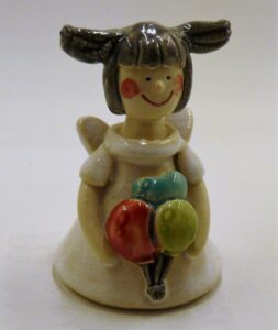 Figurka Ceramiczna Anioł Biały Dziewczynka z Balonikami Prezent rzeźba 6 cm