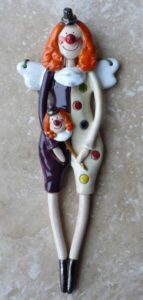 Figurka Ceramiczna Anioł Biały Fioletowy Dziewczynka Klaun Prezent 26 cm