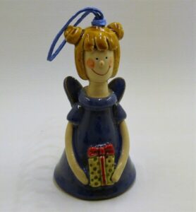 Figurka Ceramiczna Dzwonek Anioł Niebieski Dziewczyna z Prezentem Prezent