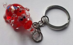 Brelok Figurka szklana Świnia Czerwona FS średnia