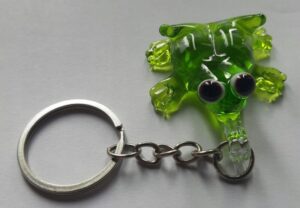 Brelok szklany Żaba zielona wisząca Żabka FS