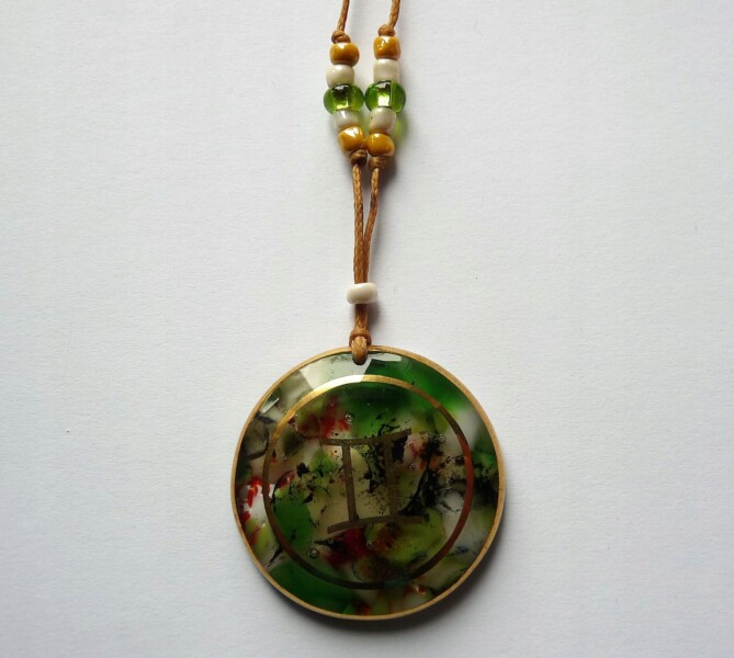 Naszyjniki i kolczyki szklane