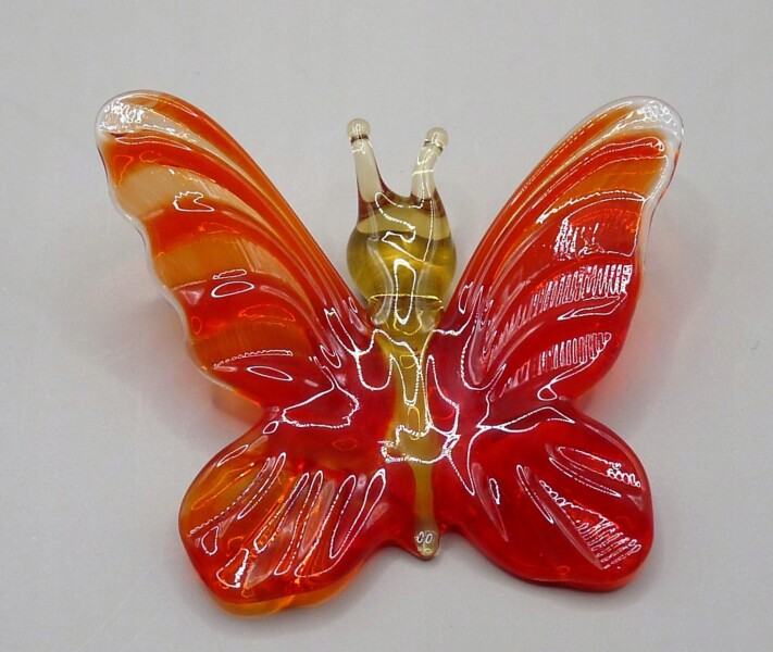 Figurka szklana Magnes Motyl Czerwony piękny Motylek Prezent FS średnia