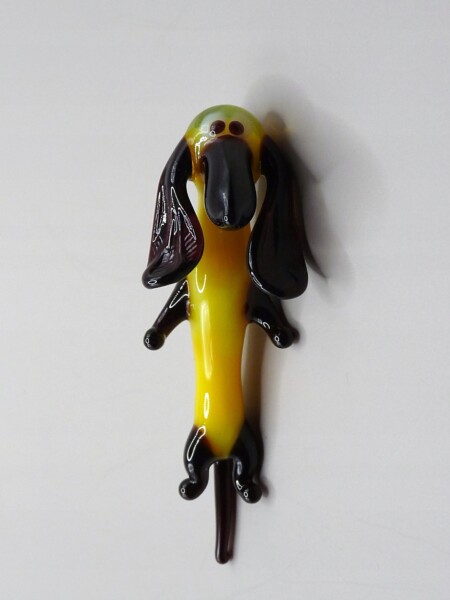 Figurka szklana Magnes Pies Jamnik Czarny Żółty Piesek Prezent FS średnia