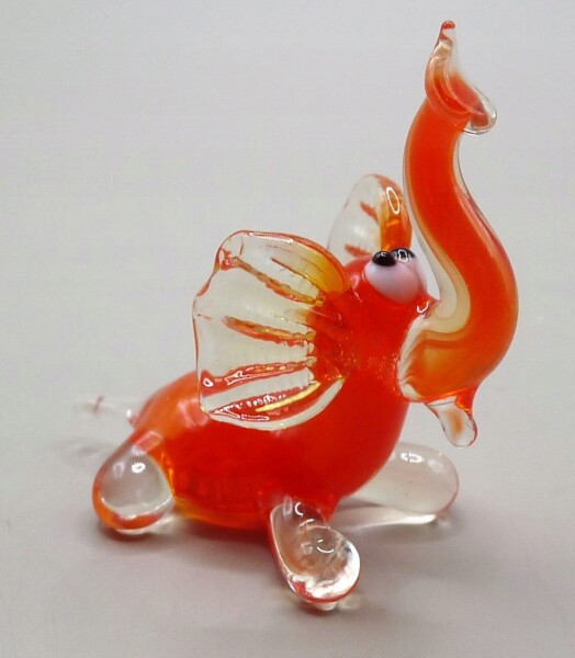 Figurka szklana Słoń leżący Czerwony Słonik na szczęście Prezent FS średnia