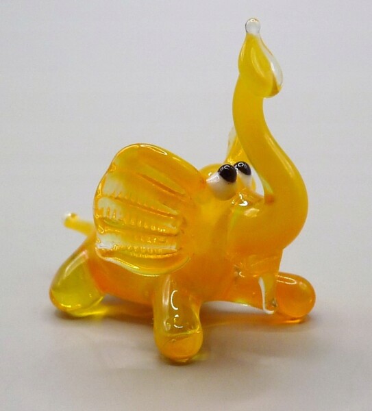 Figurka szklana Słoń leżący Żółty Słonik na szczęście Prezent FS średnia